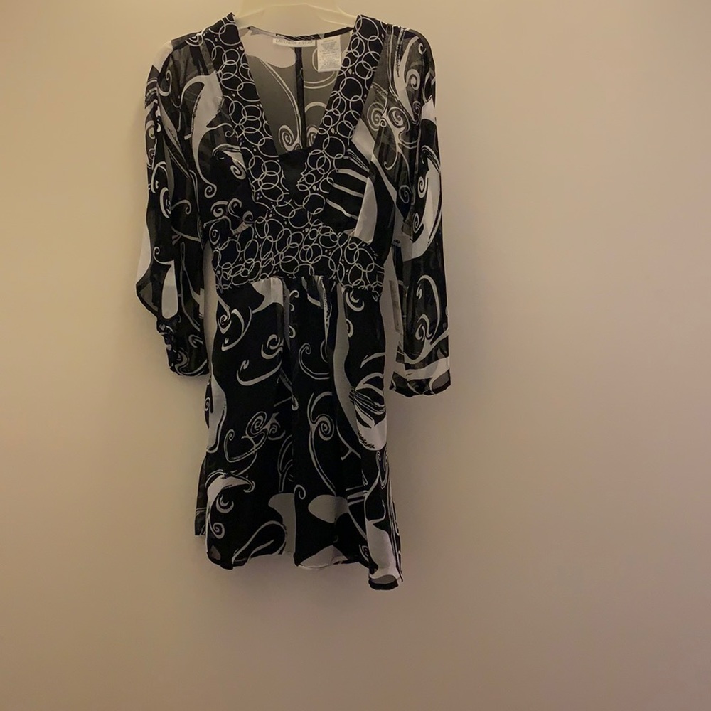 Lavender Star Women Tunic Top Black Print Small‎ NWT